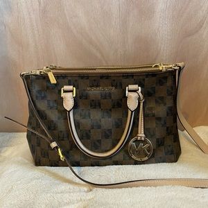 Micheal Kors Sutton Checkered logo handbag
